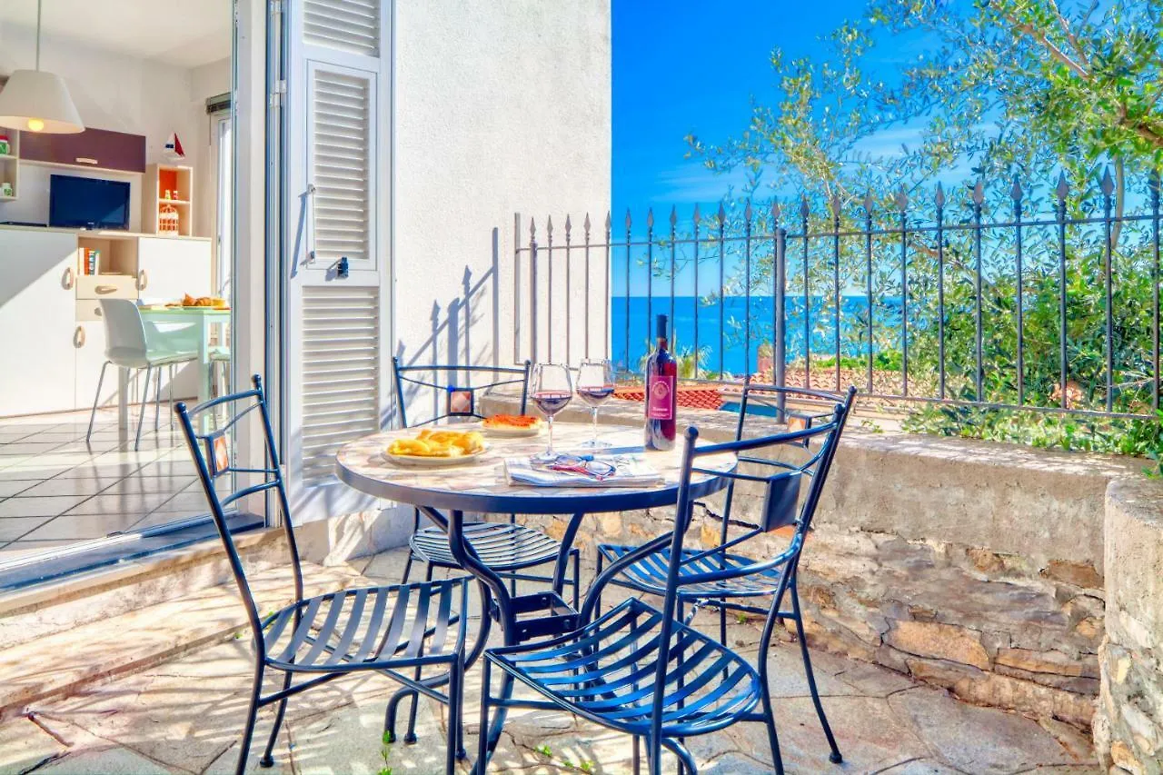 Il Geranio Sant'Elmo - Diano Marina Apartment 0*,