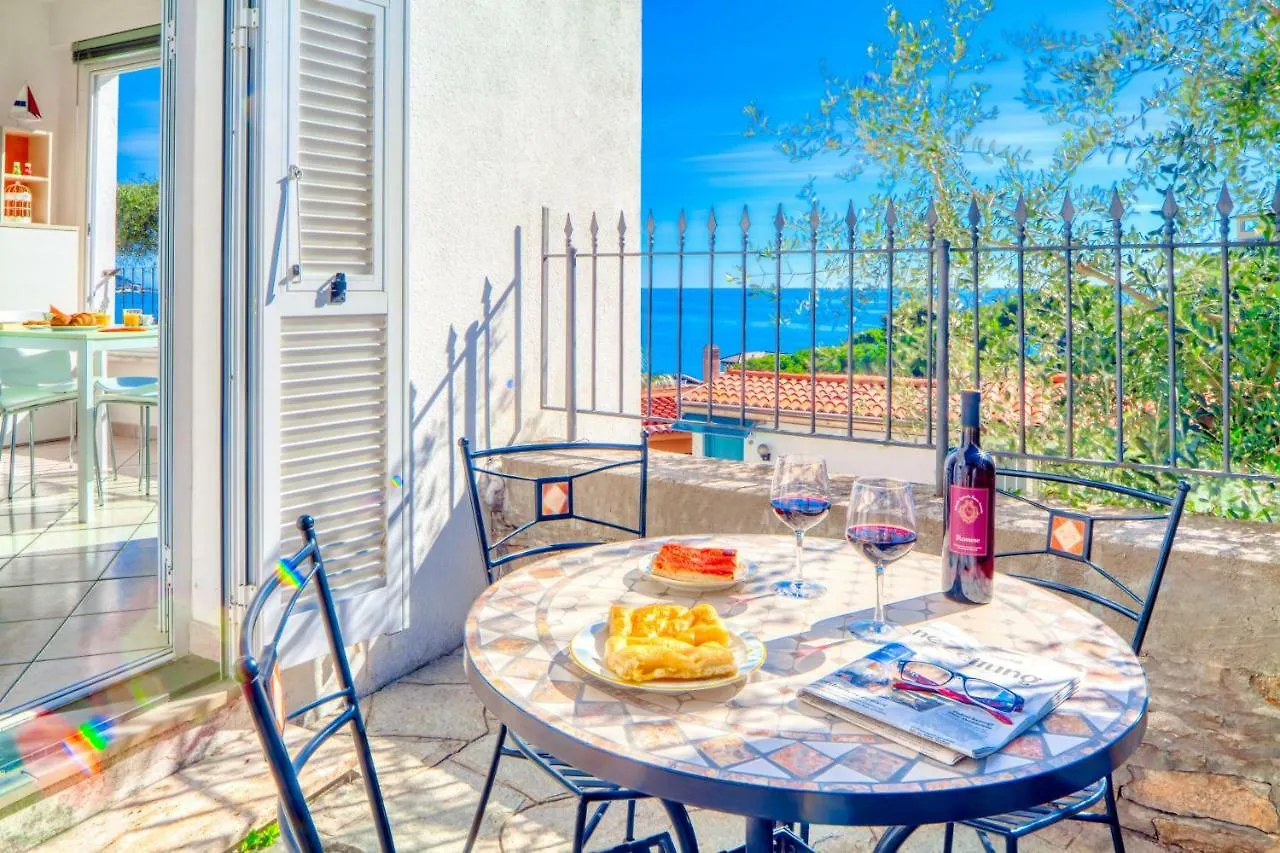 Il Geranio Sant'Elmo - Diano Marina Apartment 0*,  Italy
